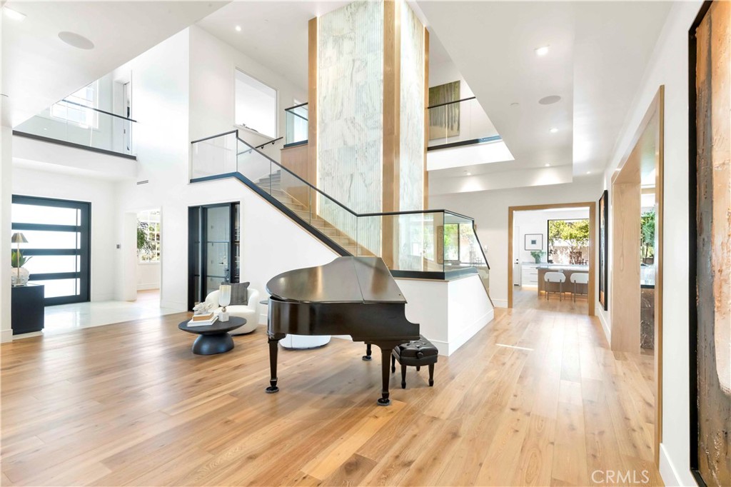 6 Pinehurst Ln