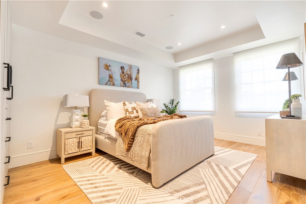 6 Pinehurst Ln