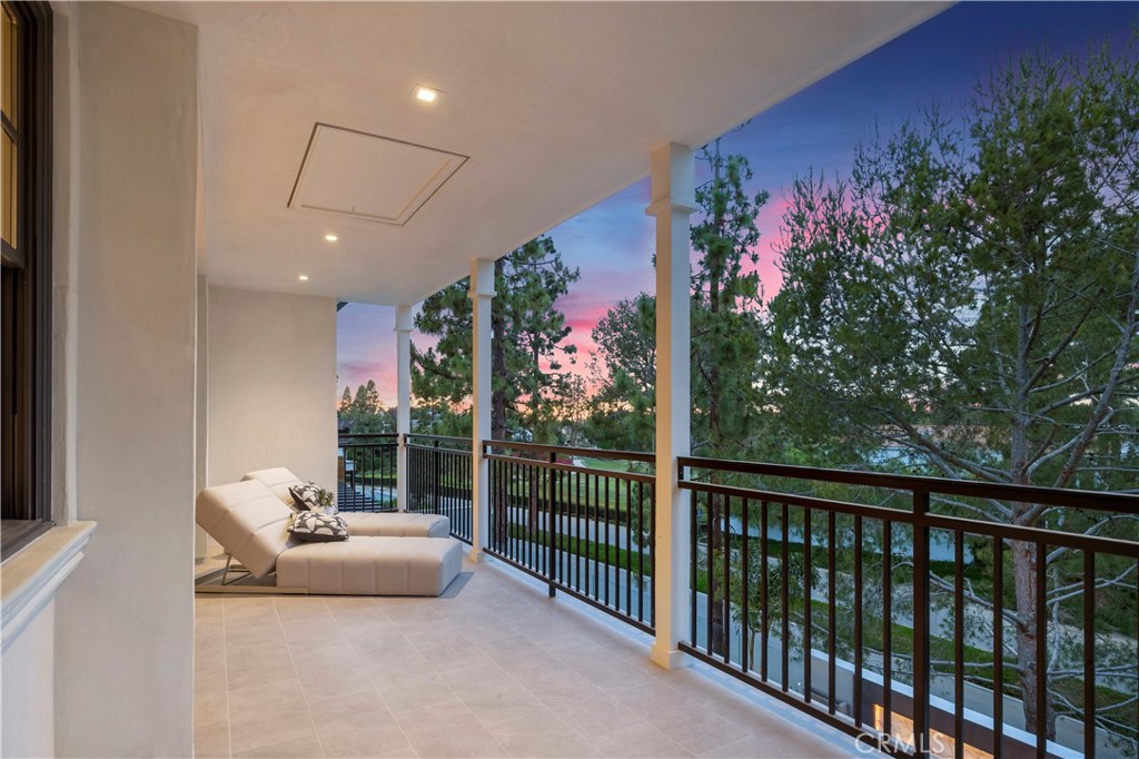 6 Pinehurst Ln