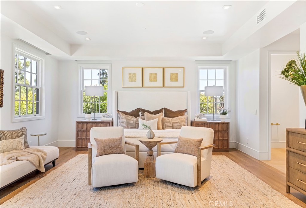 6 Pinehurst Ln