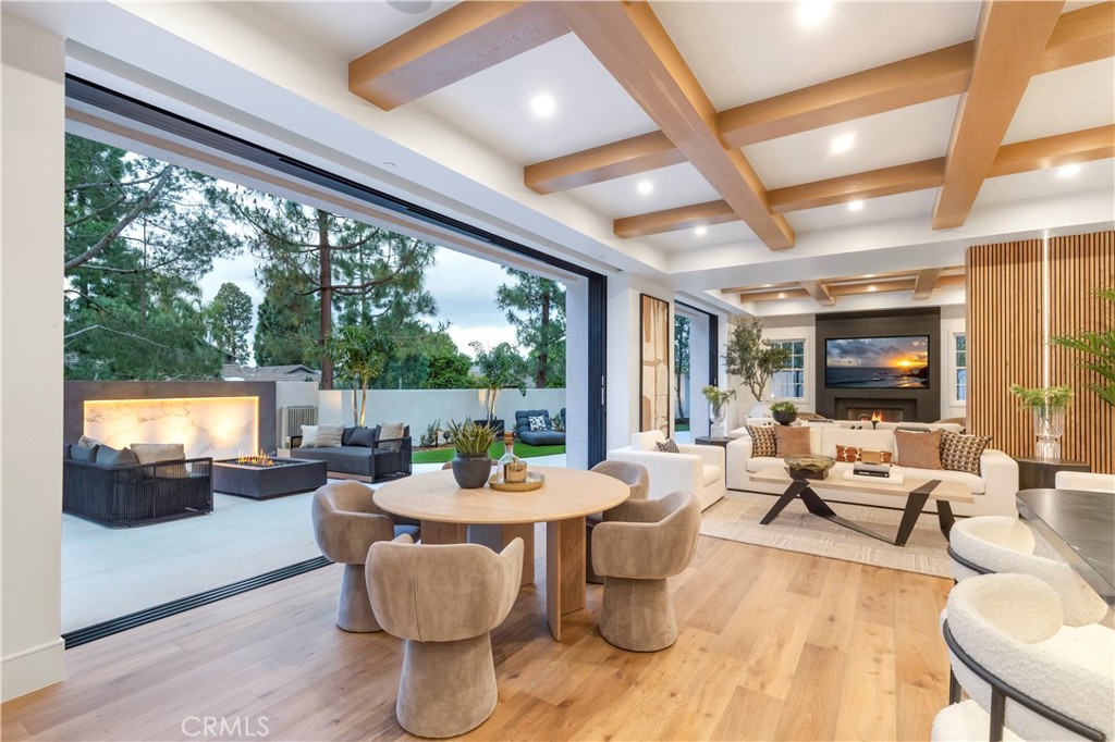 6 Pinehurst Ln
