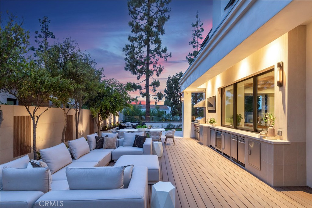 6 Pinehurst Ln