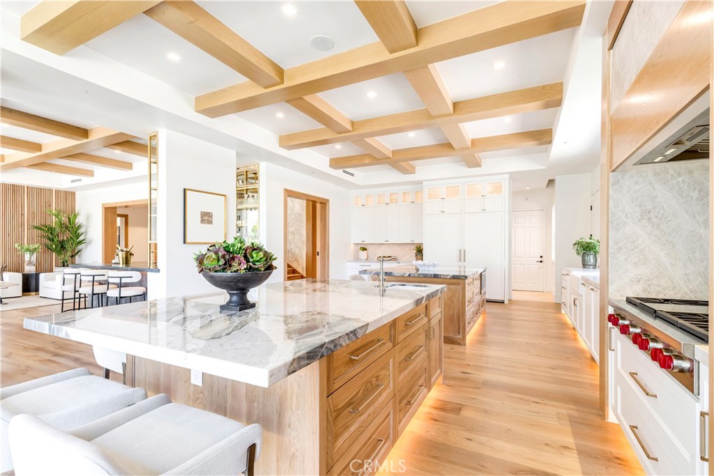 6 Pinehurst Ln