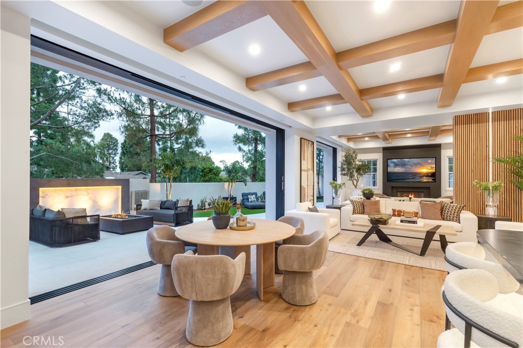 6 Pinehurst Ln