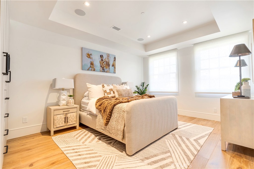 6 Pinehurst Ln