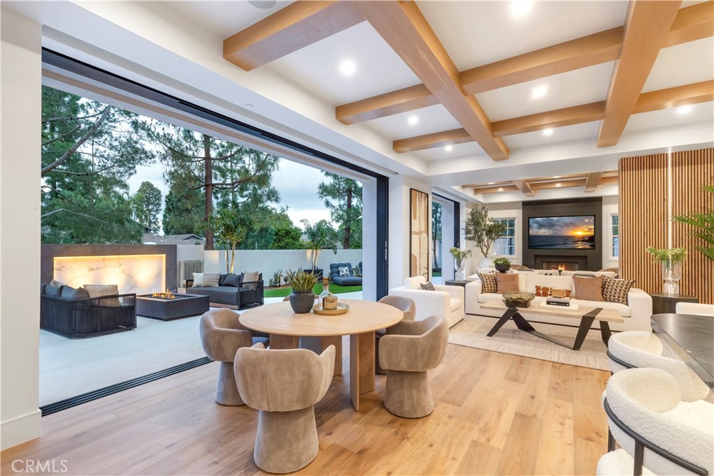 6 Pinehurst Ln