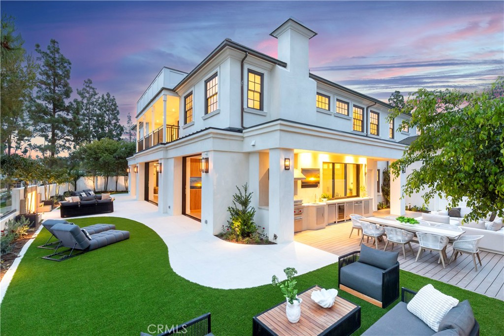 6 Pinehurst Ln