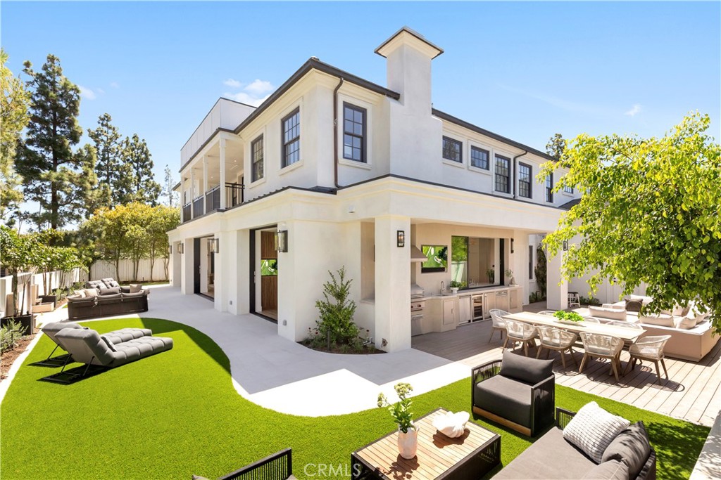6 Pinehurst Ln