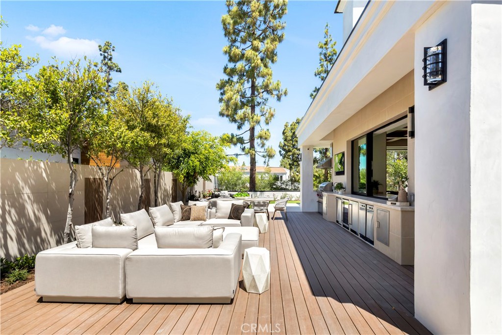 6 Pinehurst Ln