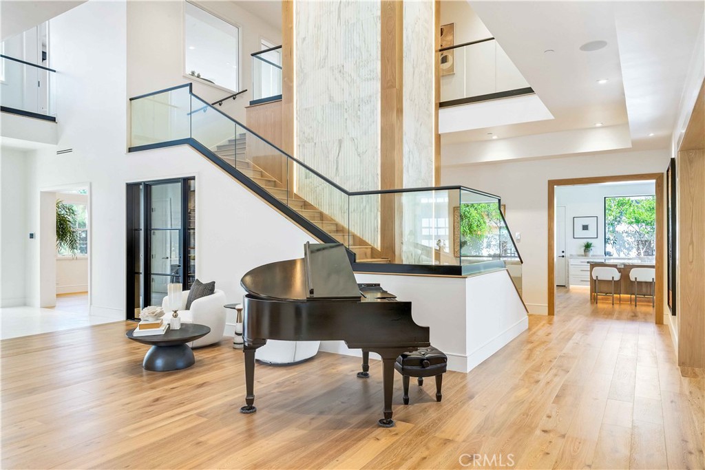 6 Pinehurst Ln