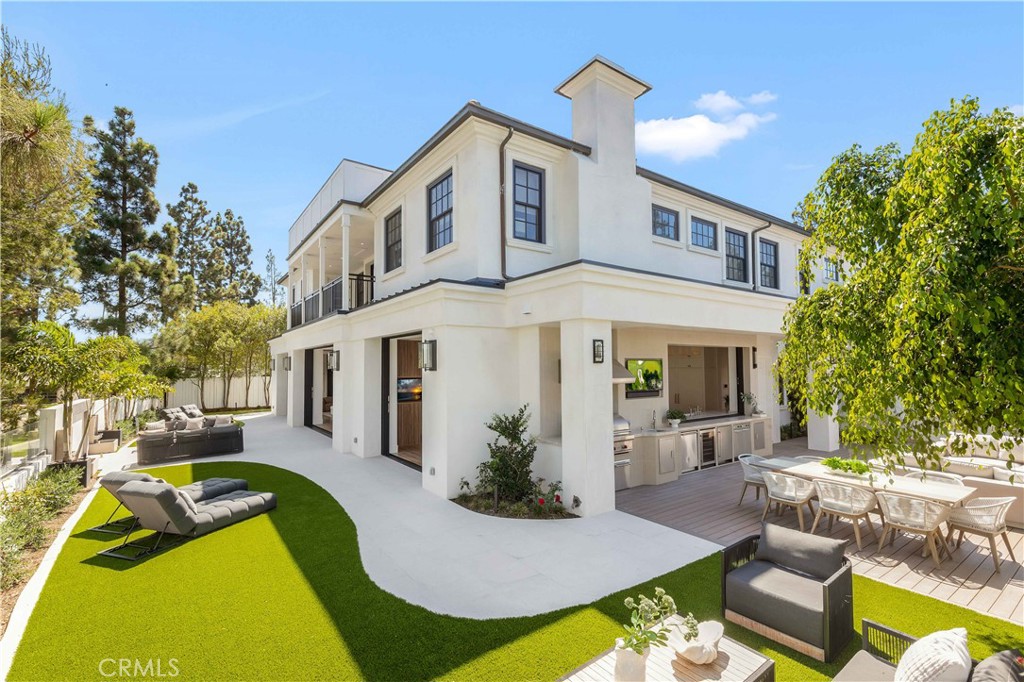 6 Pinehurst Ln