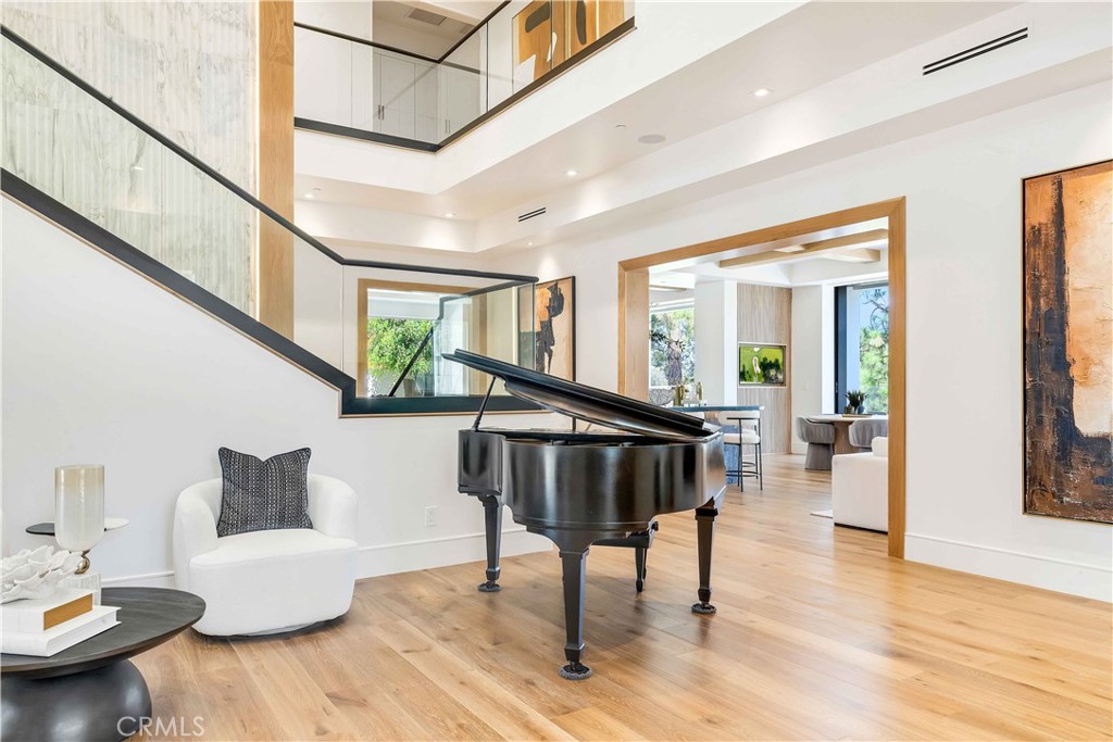 6 Pinehurst Ln