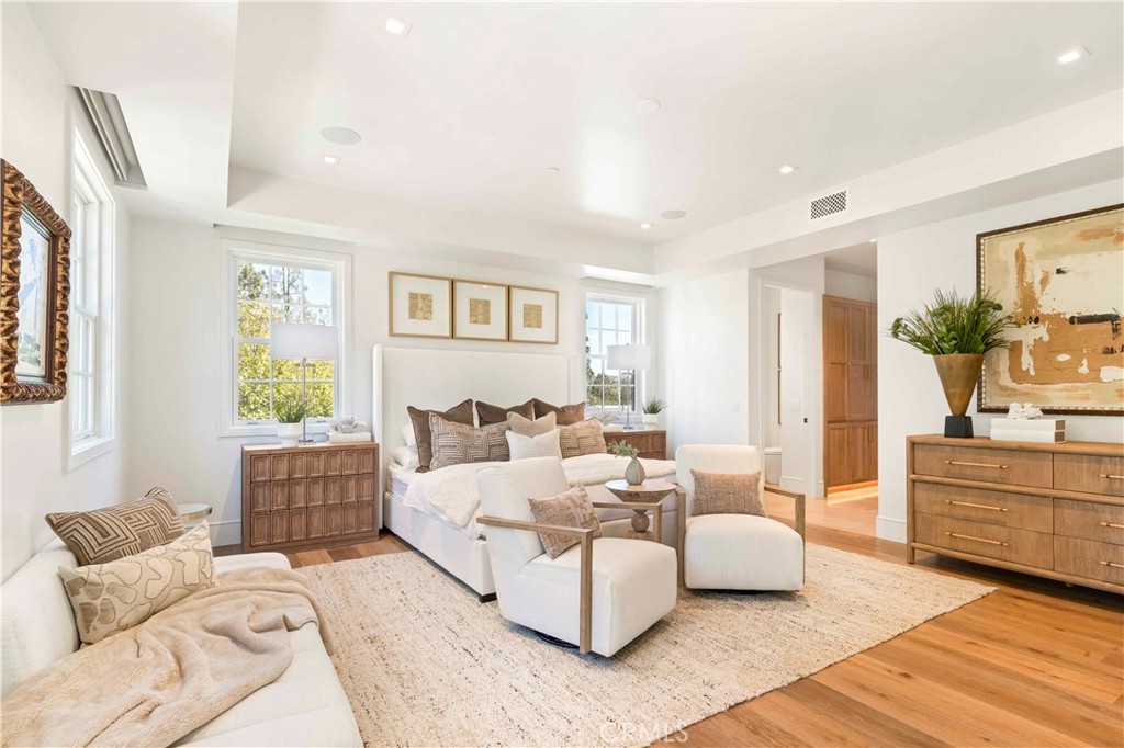 6 Pinehurst Ln