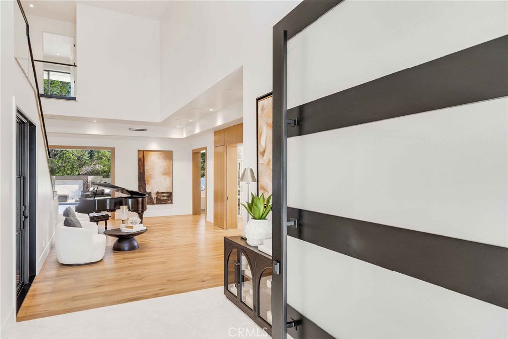 6 Pinehurst Ln