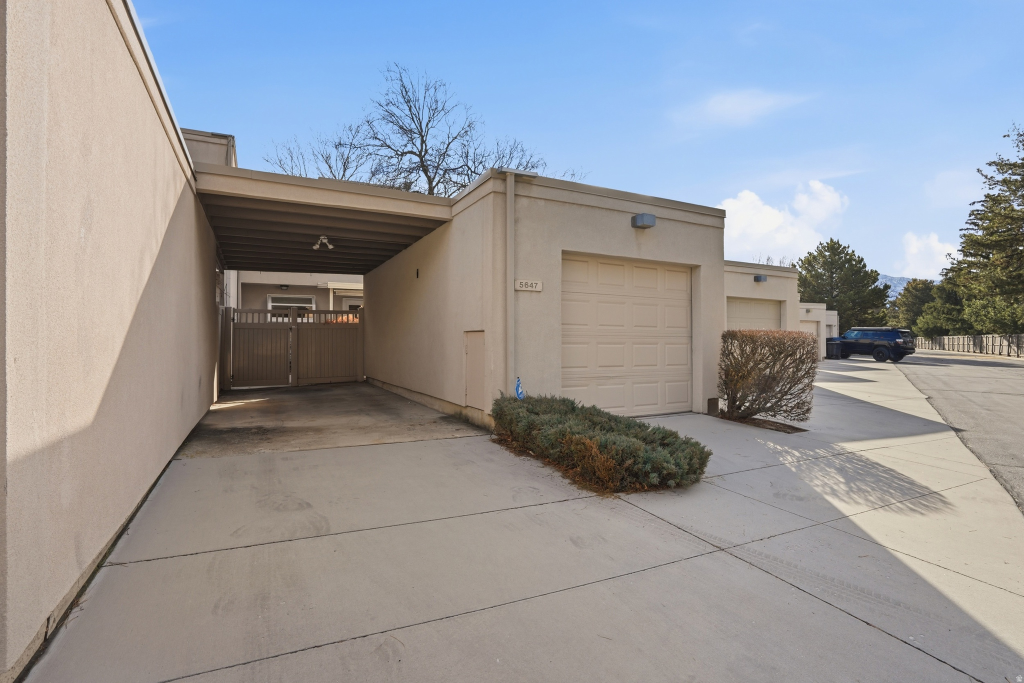 5647 S PARK PLACEWEST