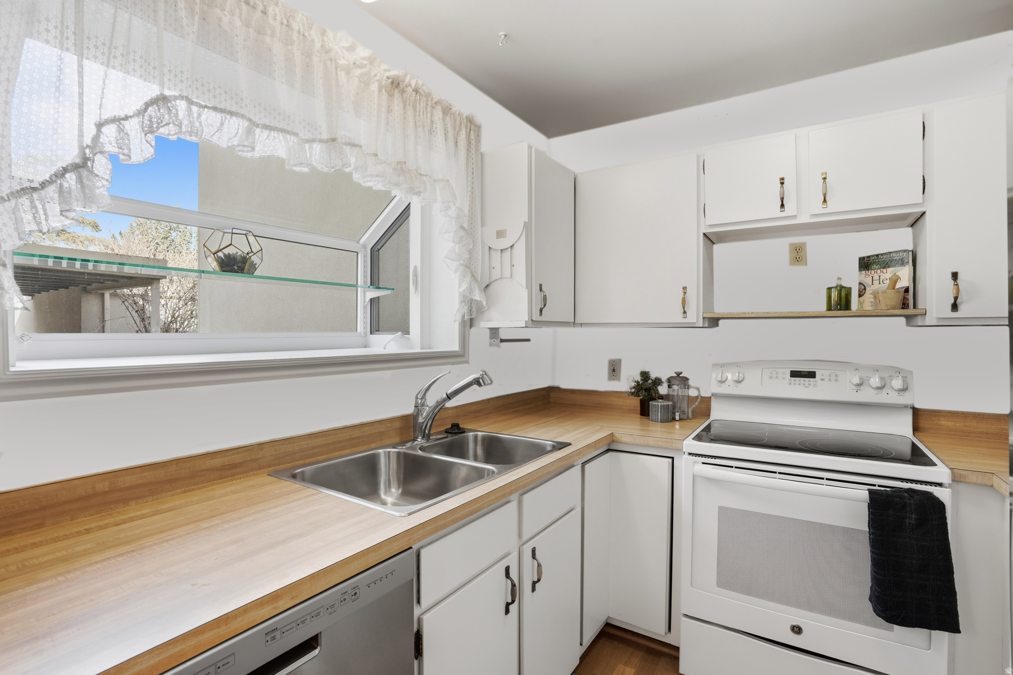 5647 S PARK PLACEWEST
