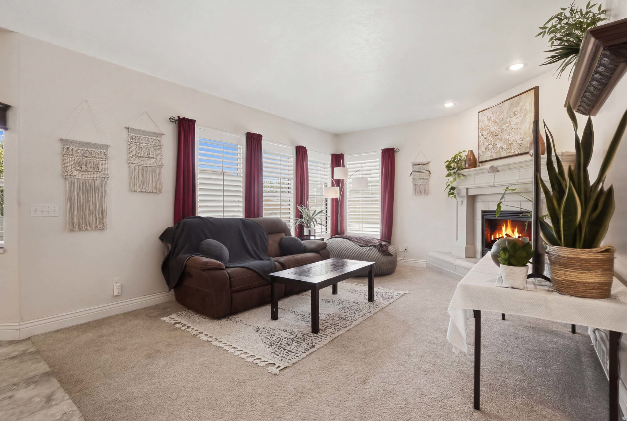 104 E CLEAR CREEK DR
