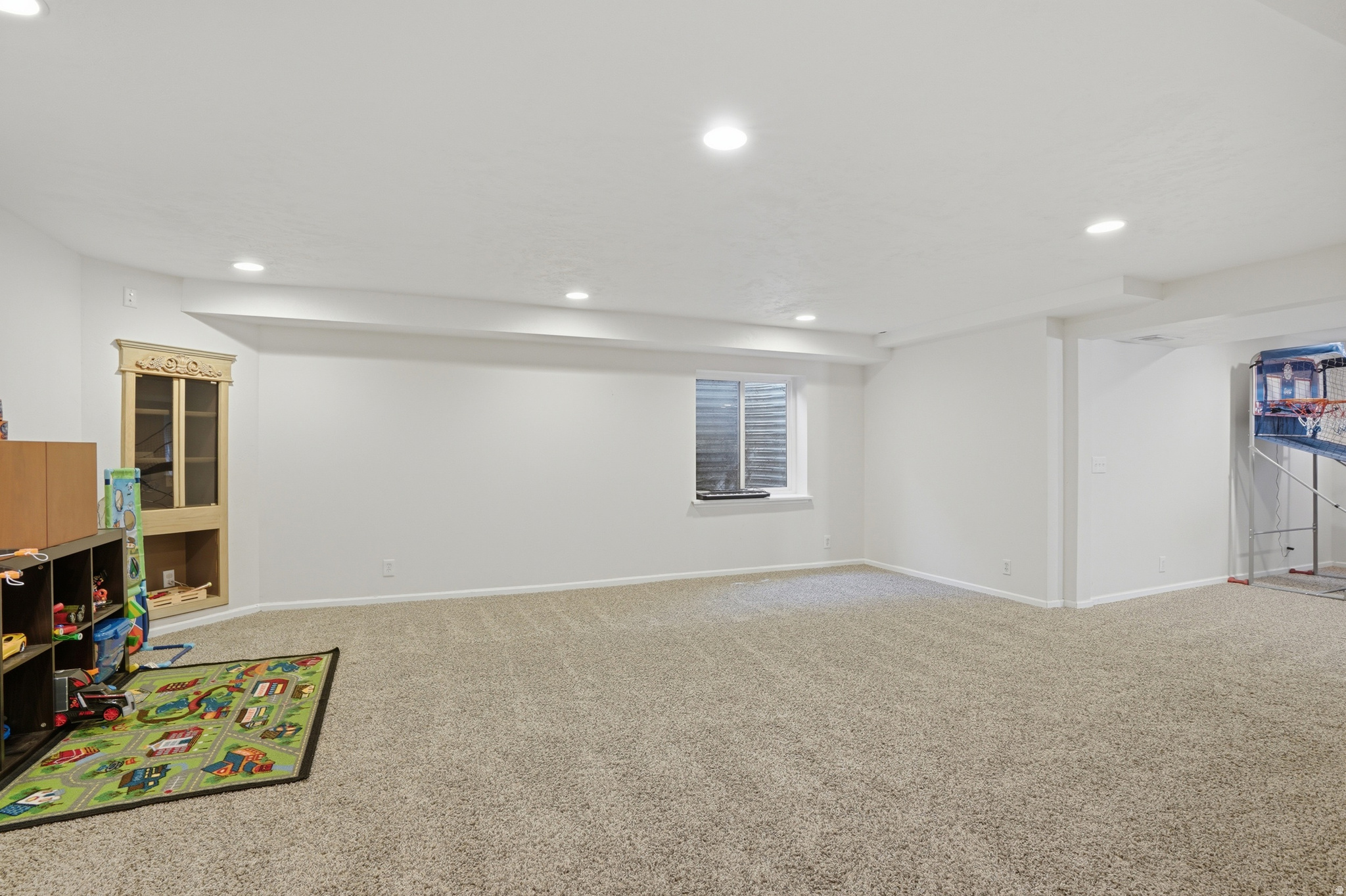 104 E CLEAR CREEK DR