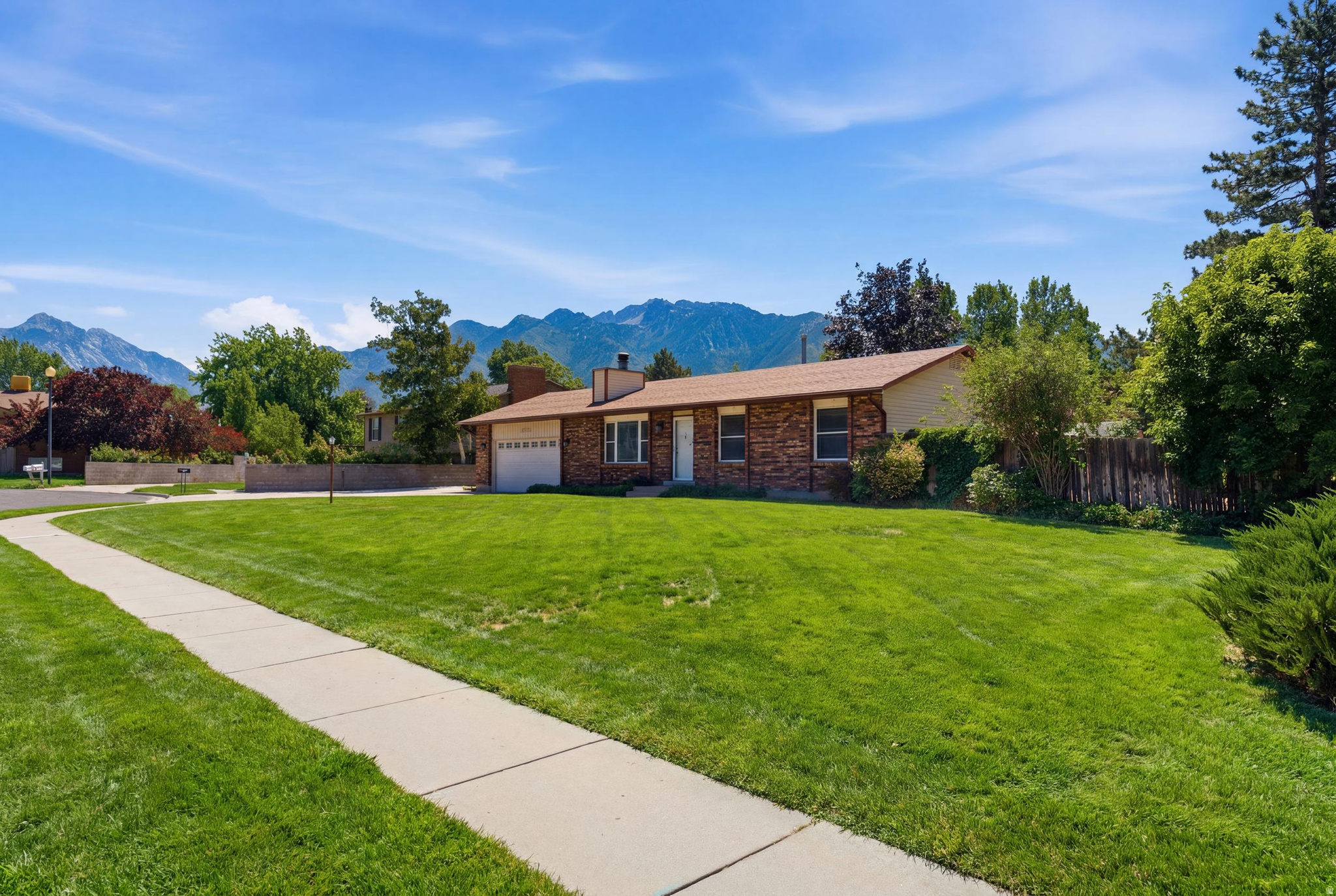 854 E SANDY GULCH PL
