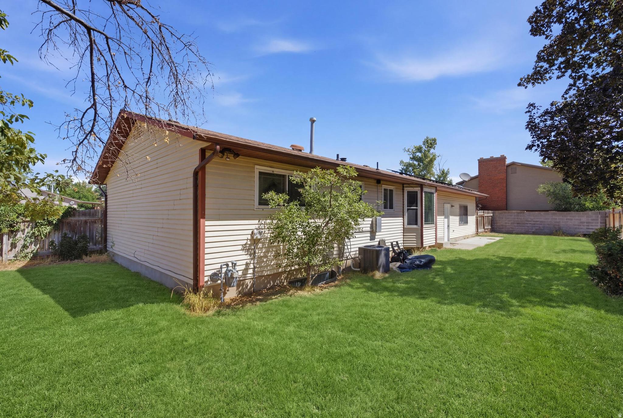 854 E SANDY GULCH PL