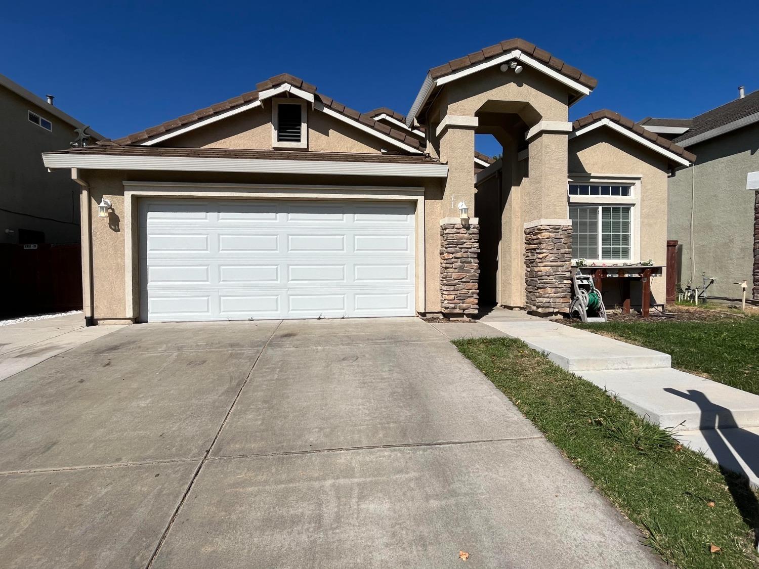 11 Petrel Court