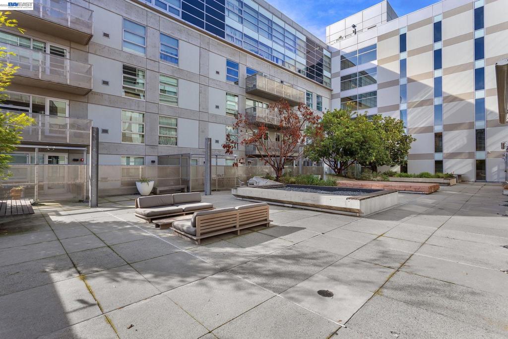 428 Alice St #304
