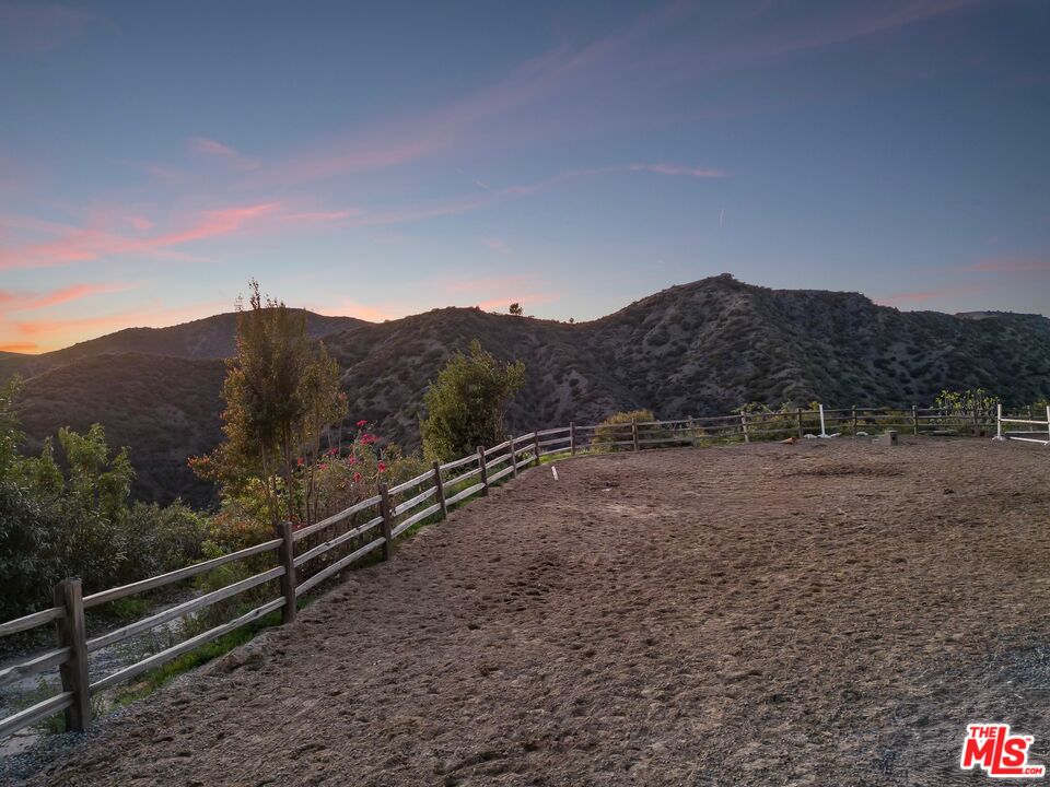 1119 Linda Flora Dr