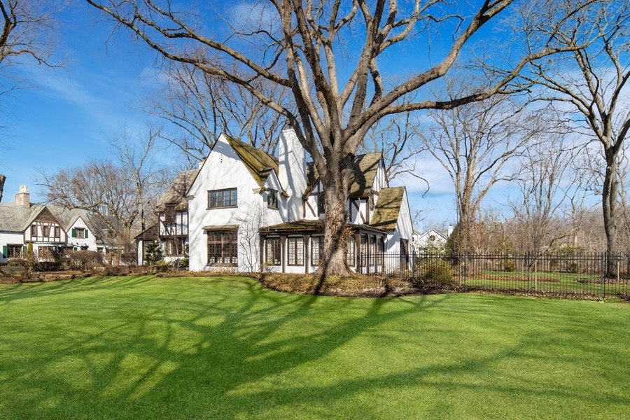 180 De Windt Road