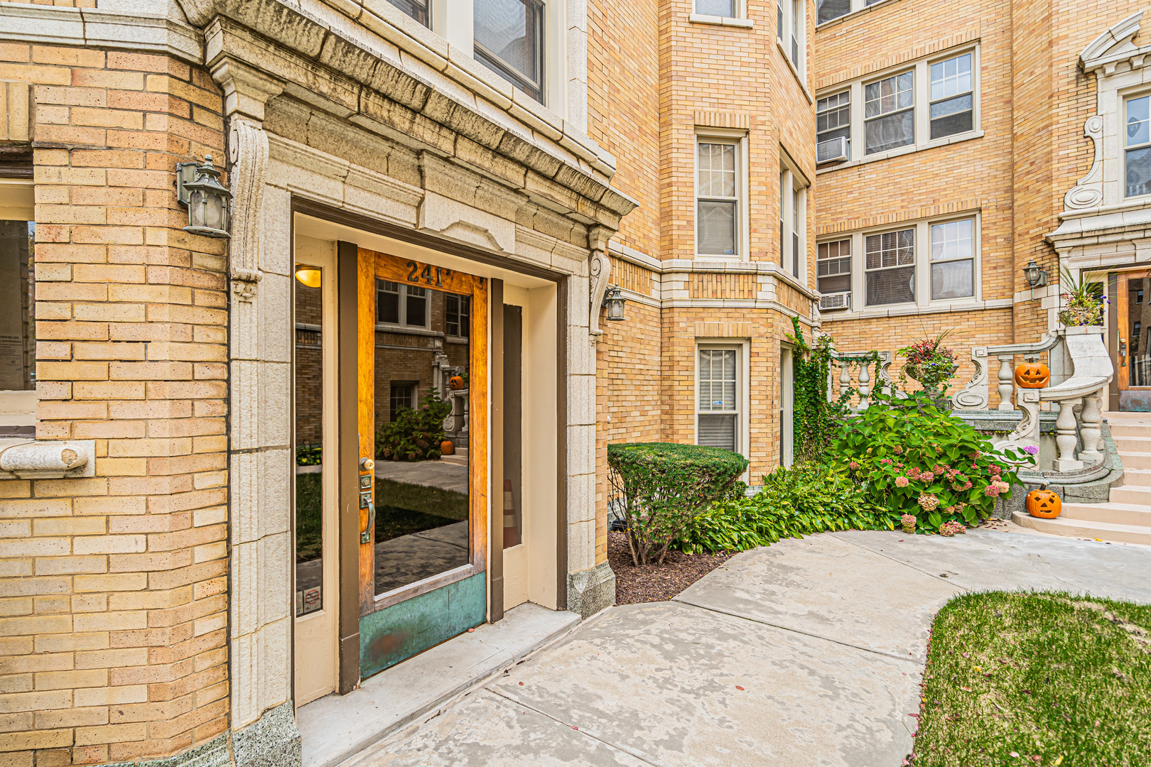 241 Washington Boulevard Unit: 3A