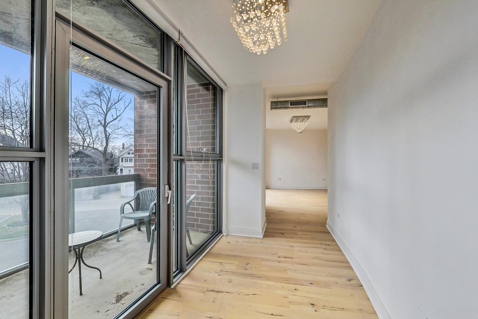 1228 Emerson Street Unit: 301