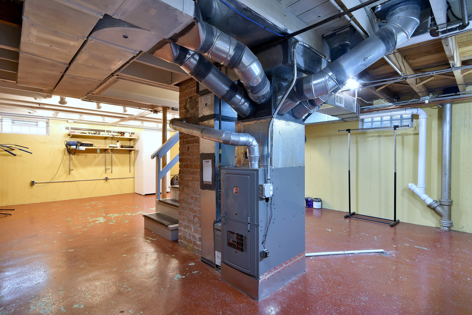 738 S Highland Avenue