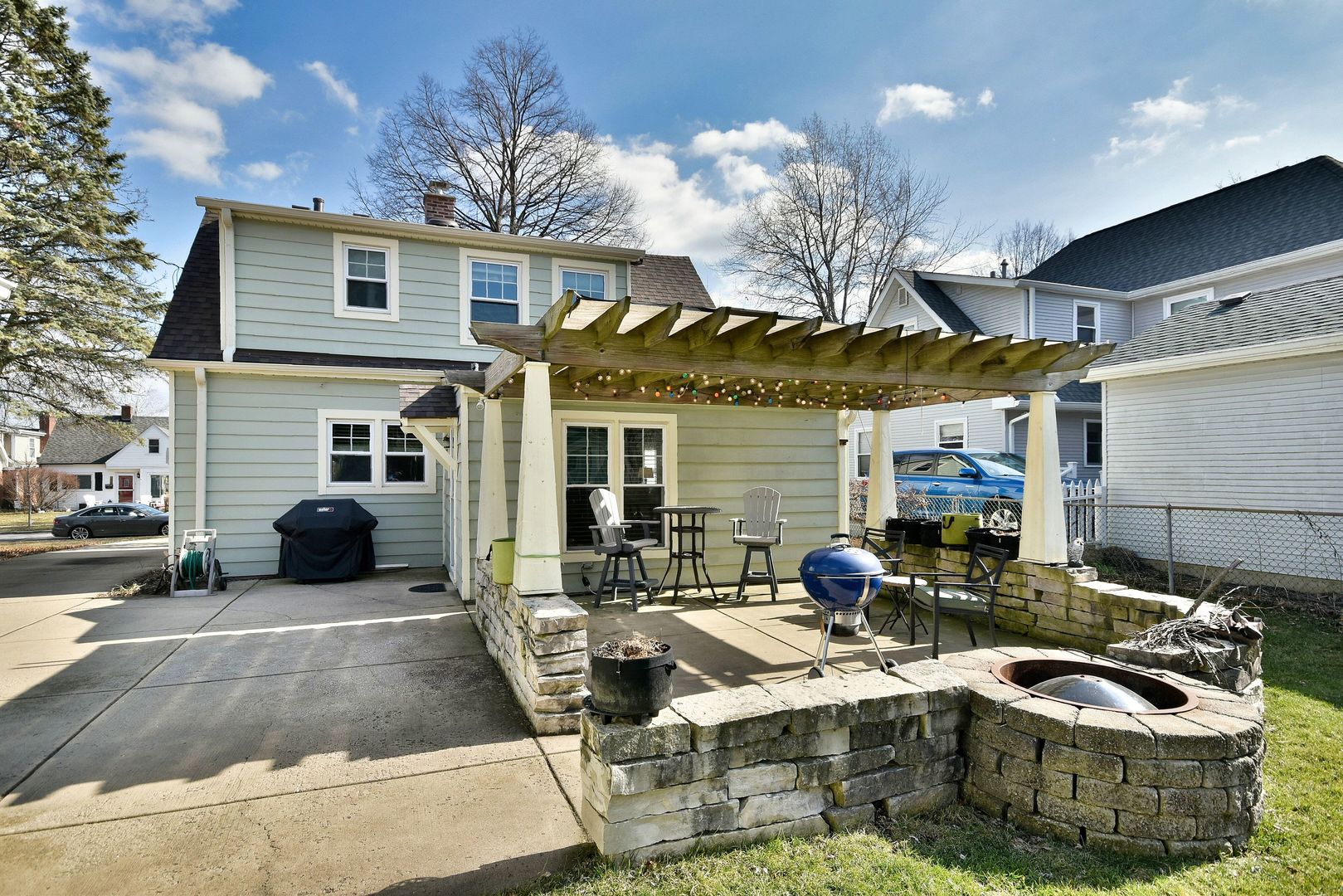 738 S Highland Avenue