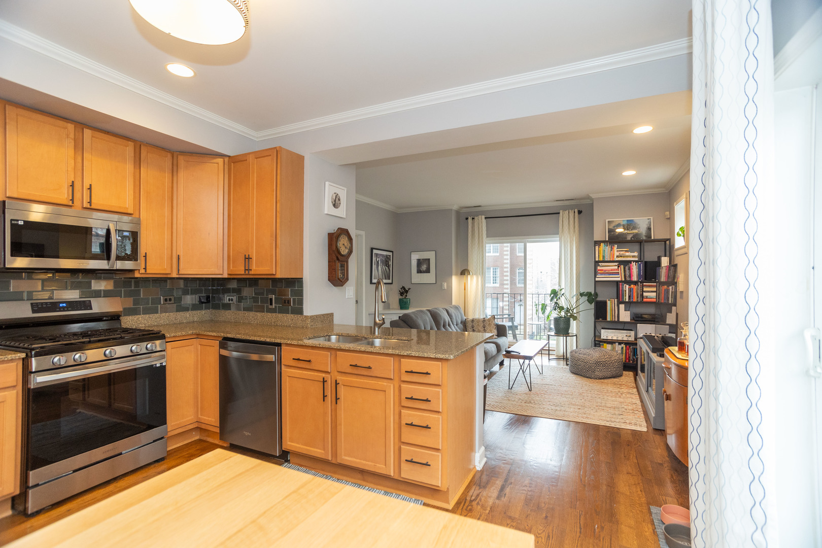 1449 N Campbell Avenue Unit: 2N