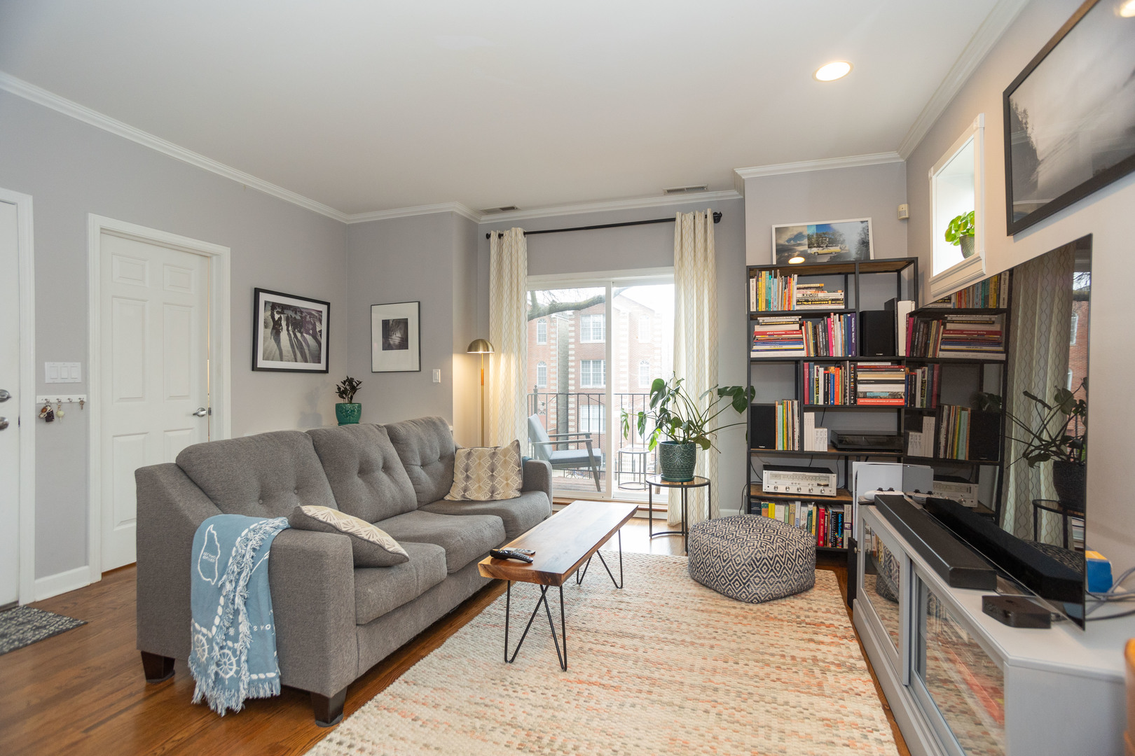 1449 N Campbell Avenue Unit: 2N