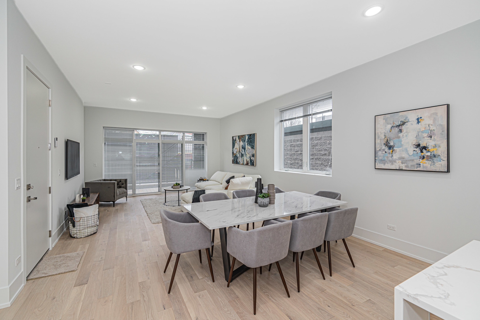 2329 W Fullerton Avenue Unit: 1E