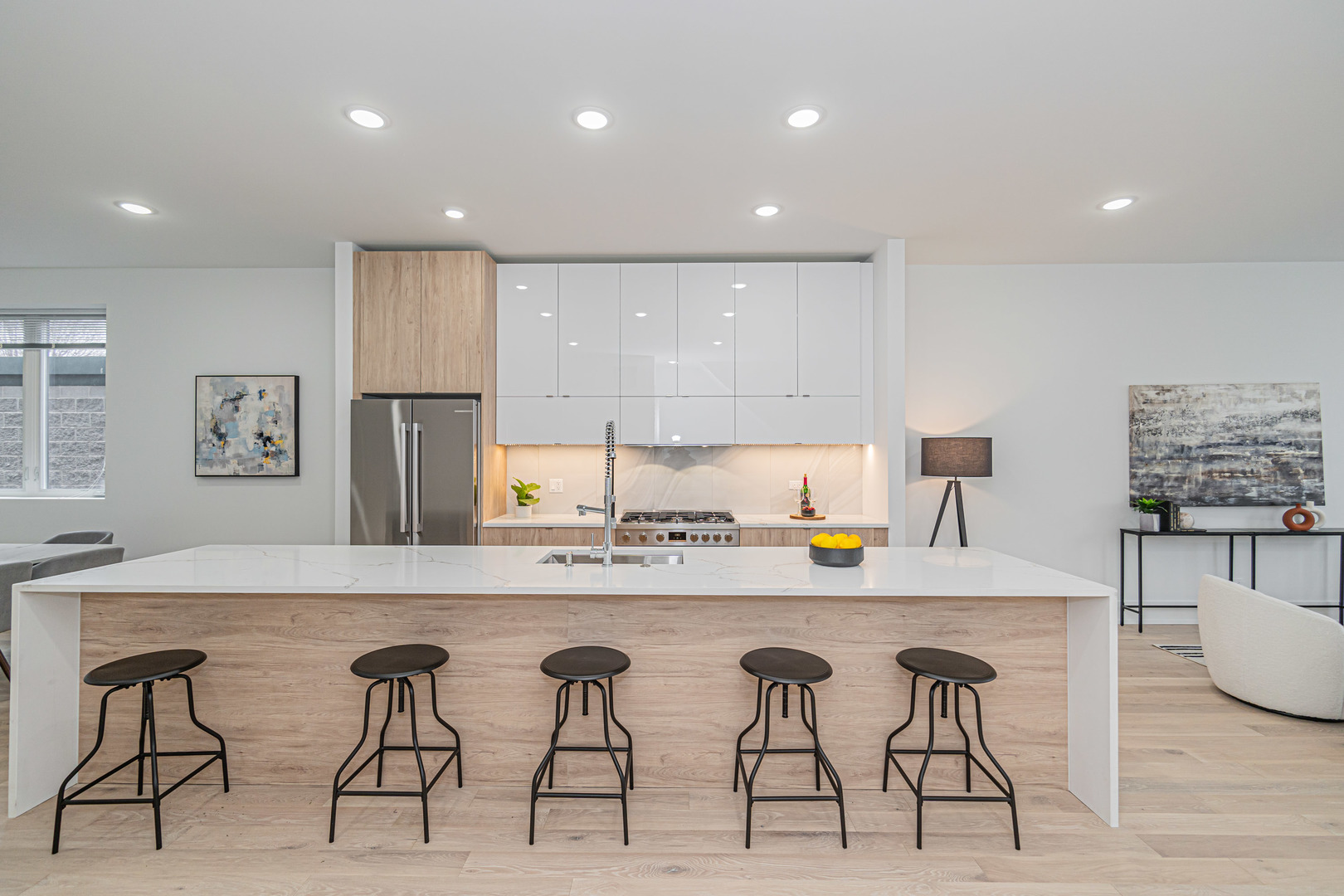 2329 W Fullerton Avenue Unit: 1E