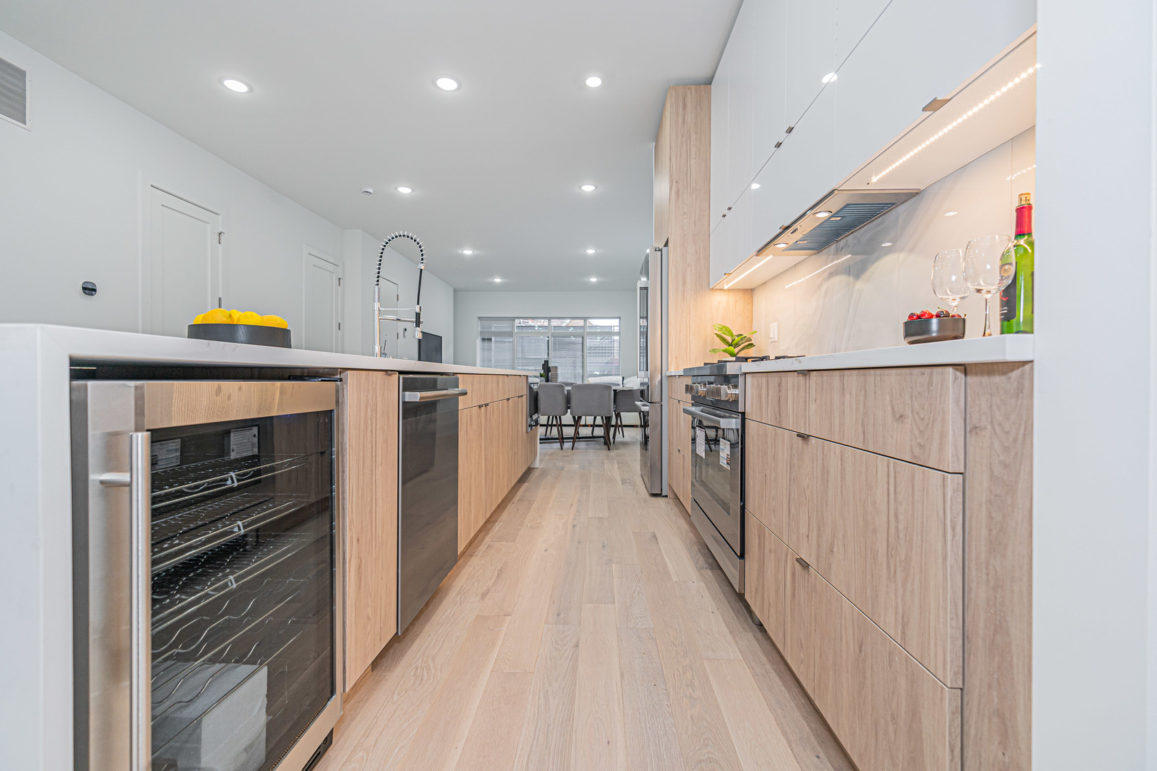 2329 W Fullerton Avenue Unit: 1E