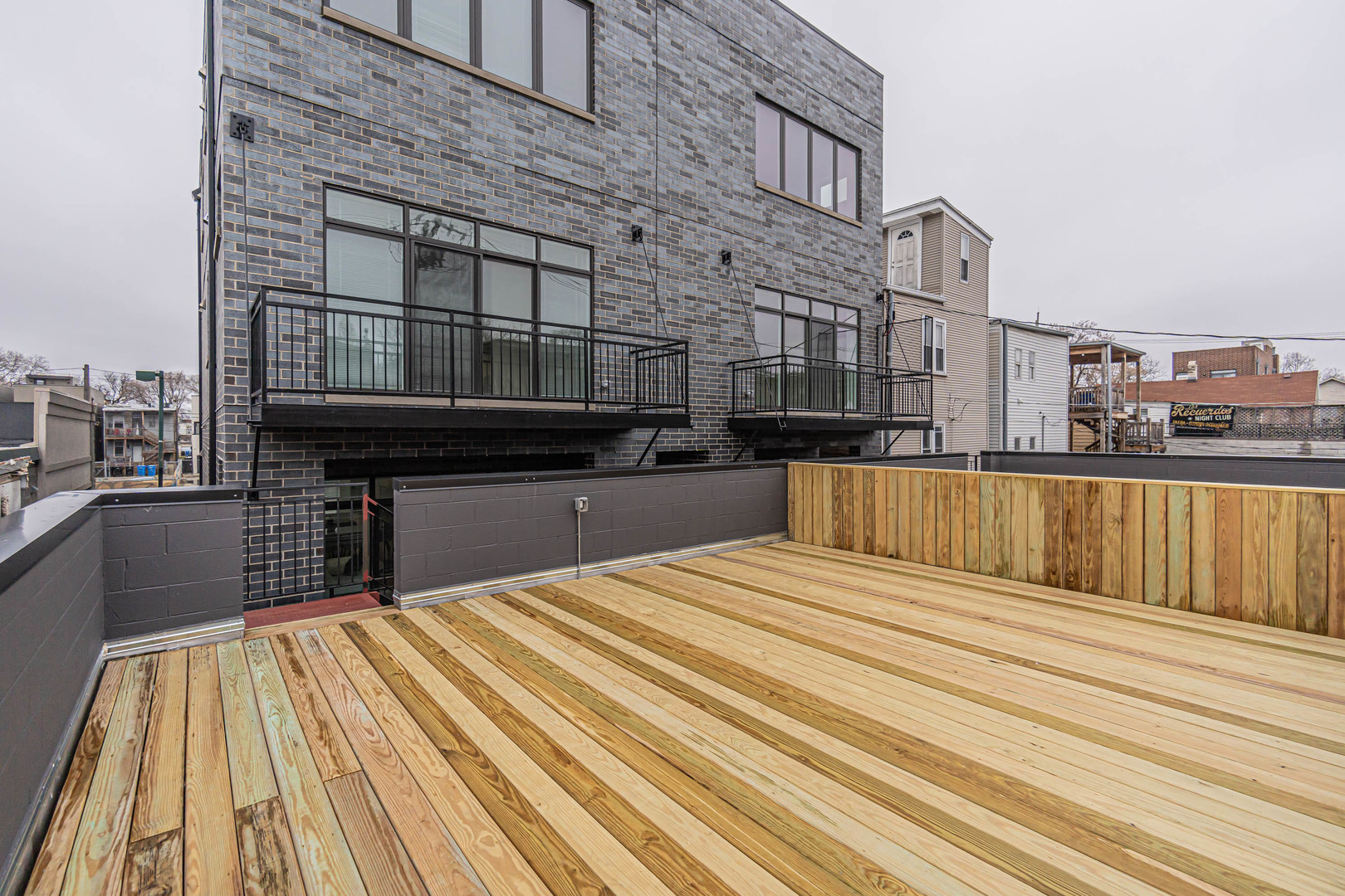 2329 W Fullerton Avenue Unit: 1E