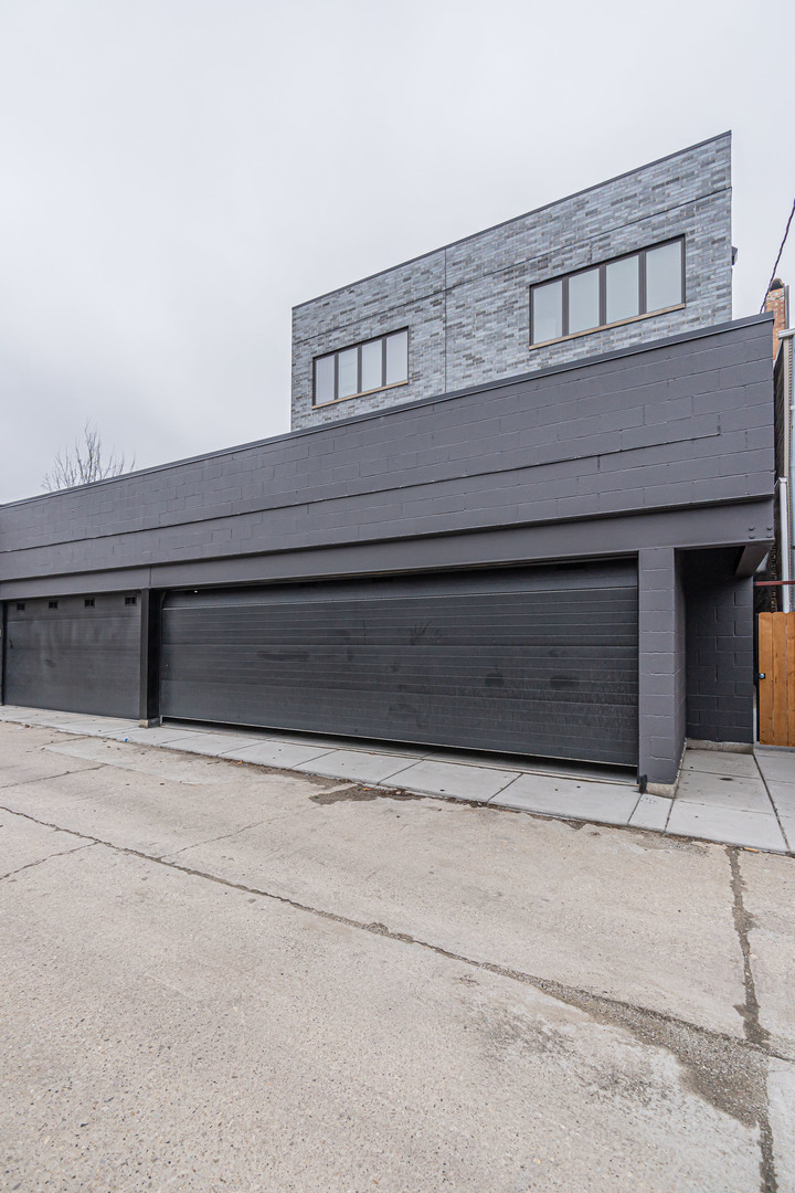 2329 W Fullerton Avenue Unit: 1E