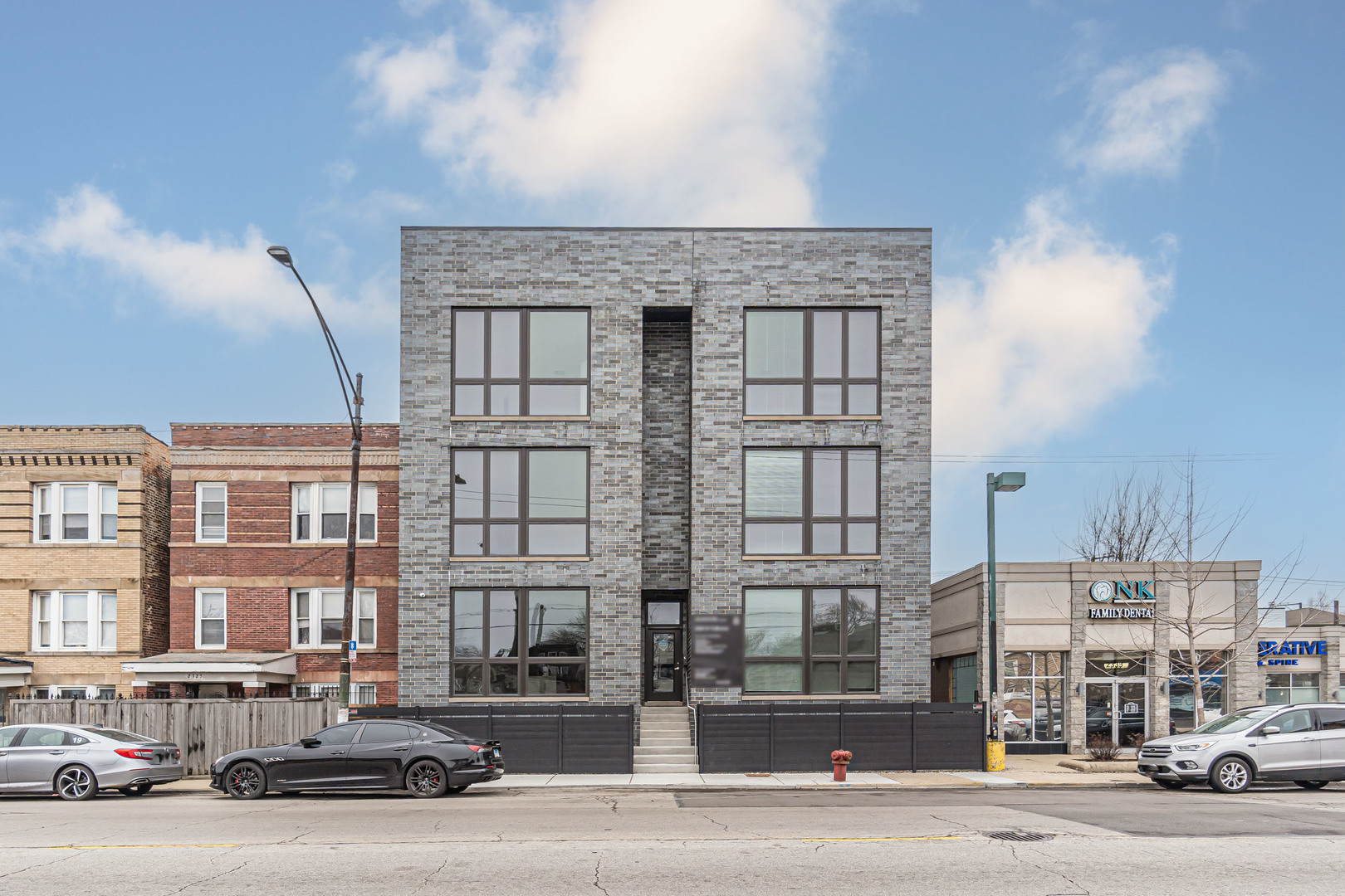2329 W Fullerton Avenue Unit: 1E