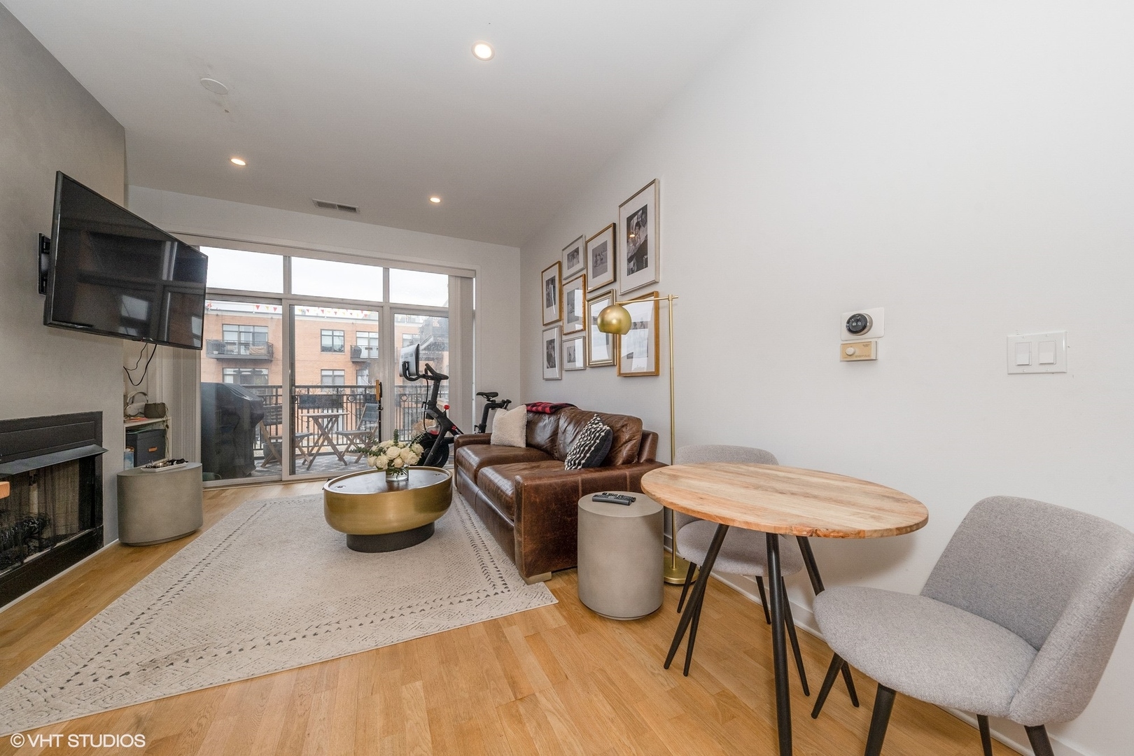 600 W Drummond Place Unit: 414