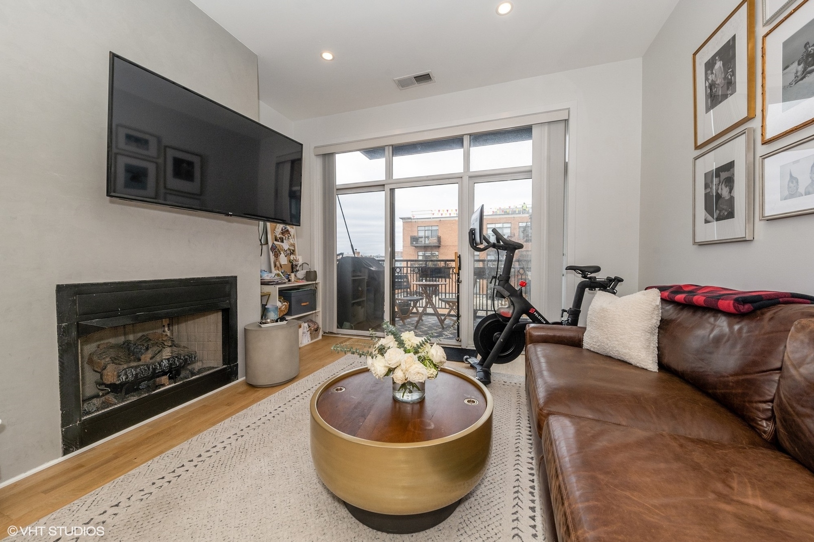 600 W Drummond Place Unit: 414