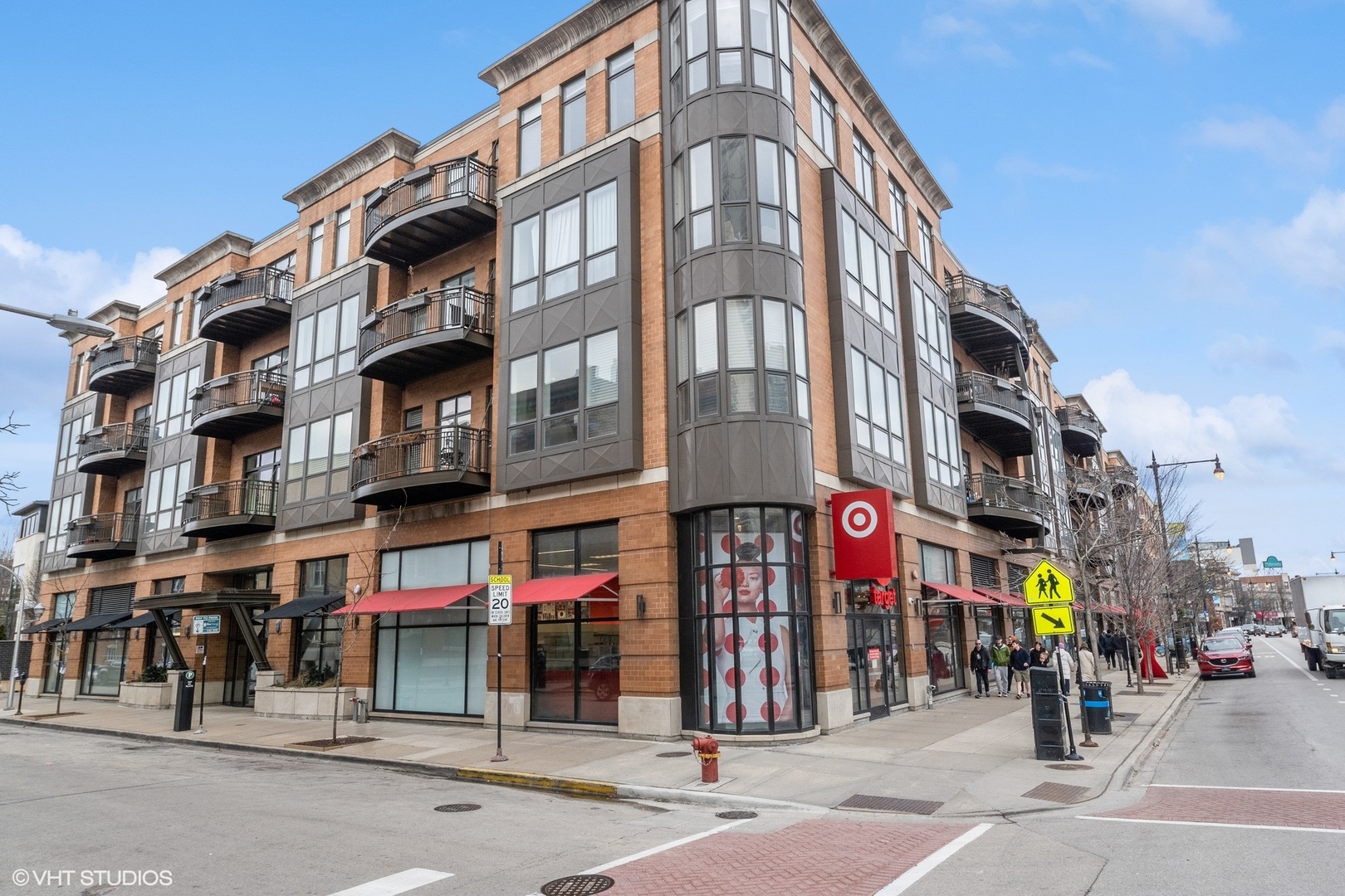 600 W Drummond Place Unit: 414