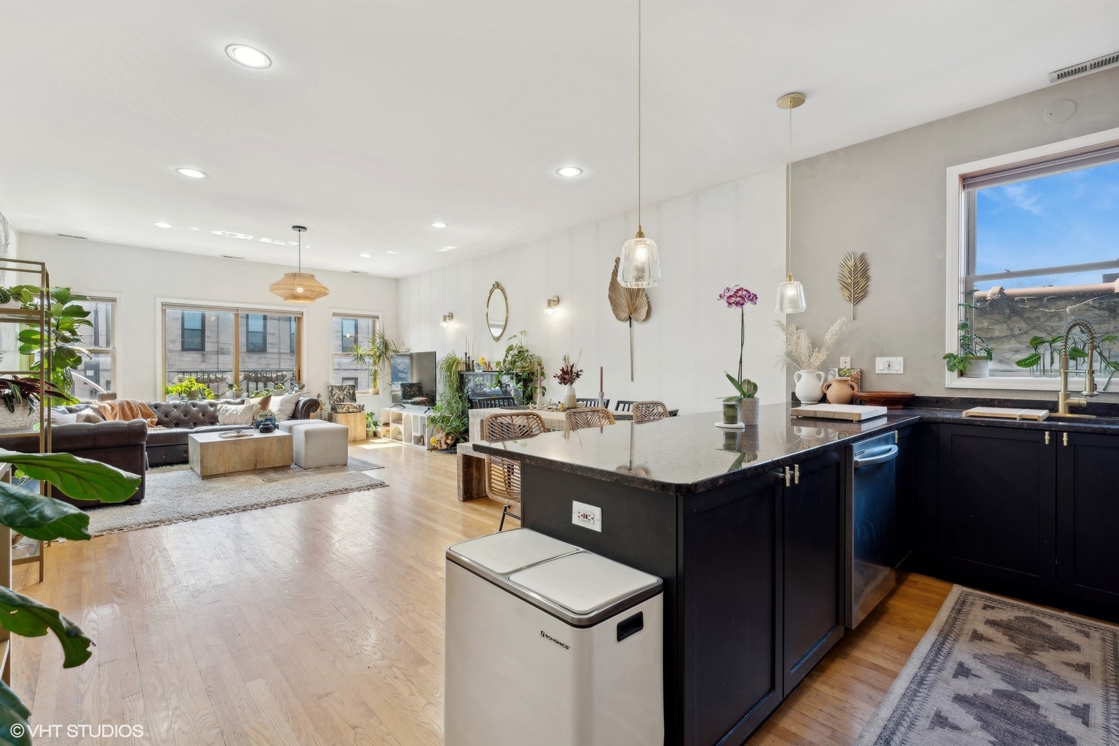 2312 W North Avenue Unit: 3W