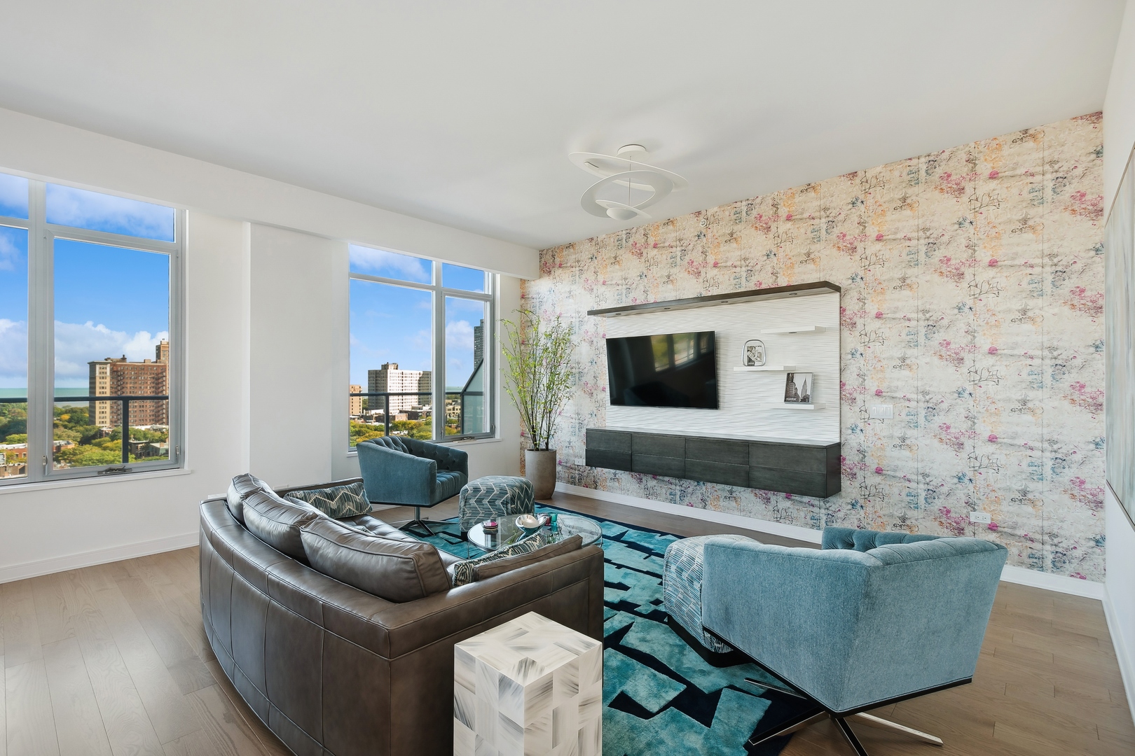 540 W Webster Unit: 1104