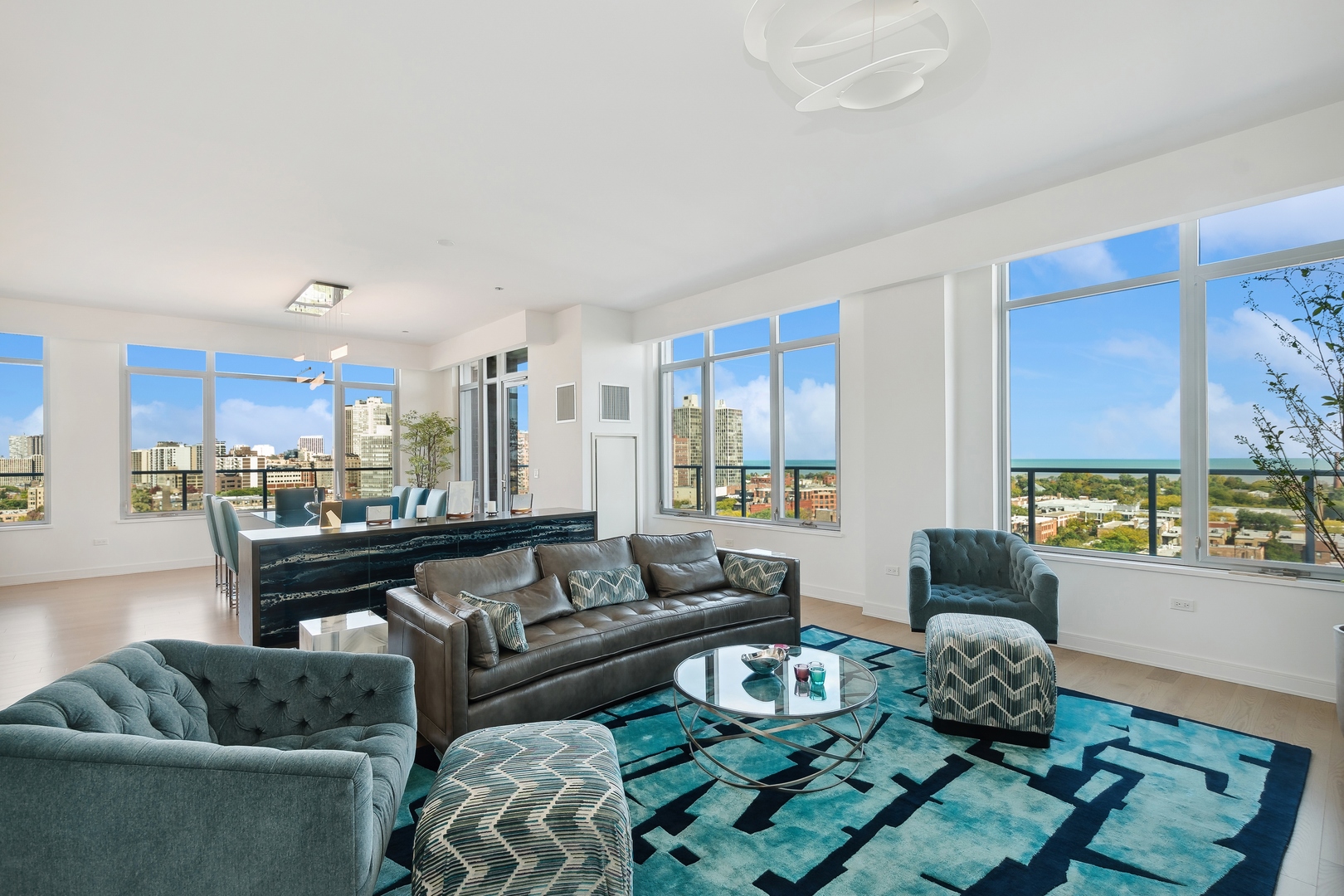 540 W Webster Unit: 1104