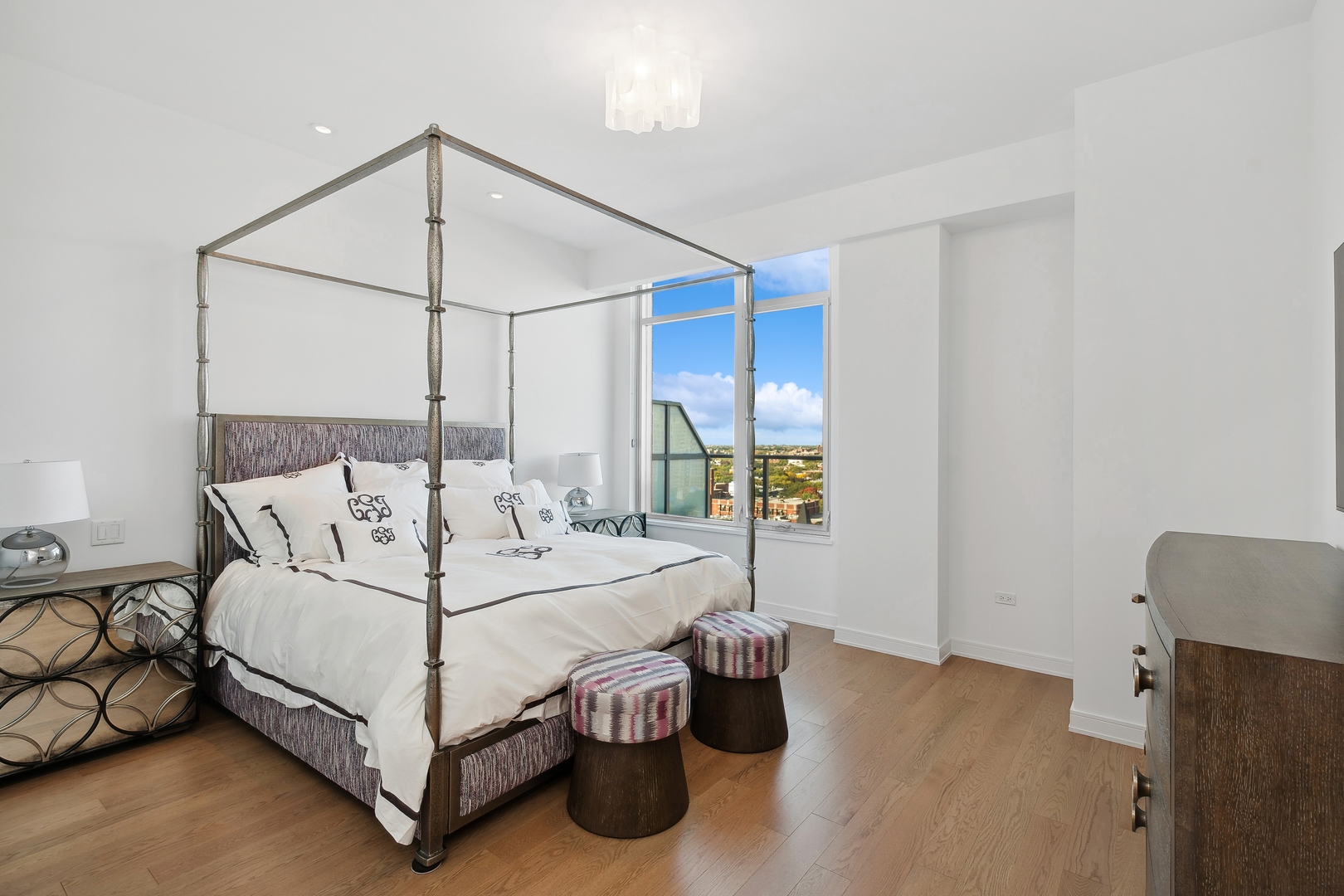 540 W Webster Unit: 1104