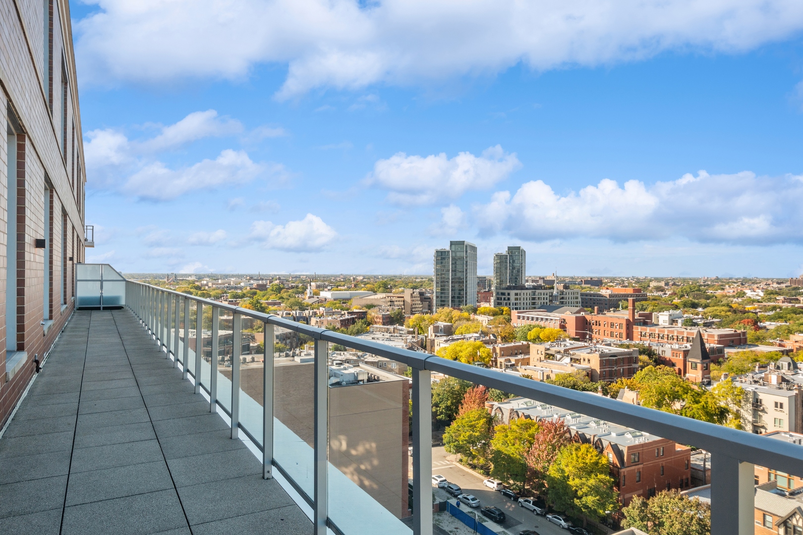 540 W Webster Unit: 1104