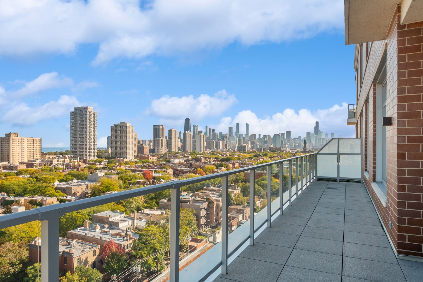 540 W Webster Unit: 1104