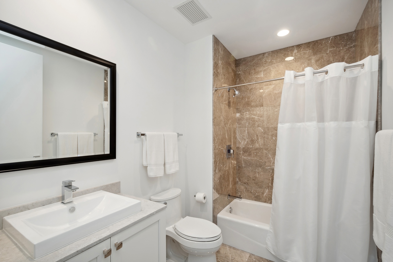 540 W Webster Unit: 1104